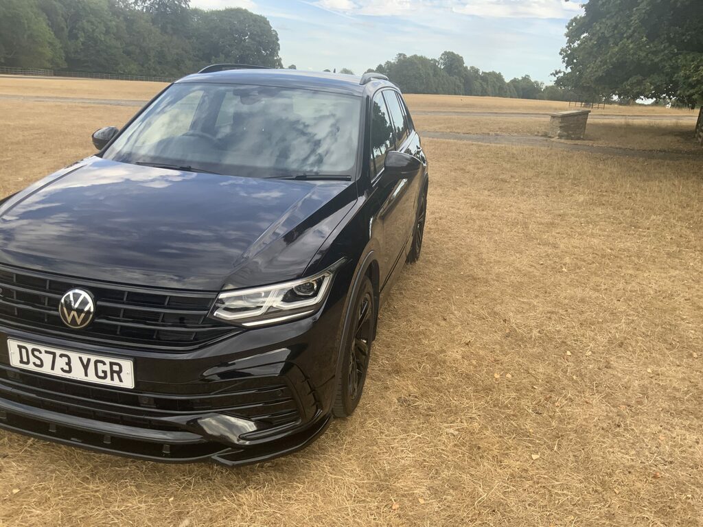 Volkswagen Tiguan 1.5 Etsi Mhev R-line Dsg Euro 6 Ss Black #4