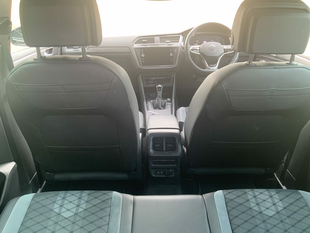 Volkswagen Tiguan 1.5 Etsi Mhev R-line Dsg Euro 6 Ss Black #30