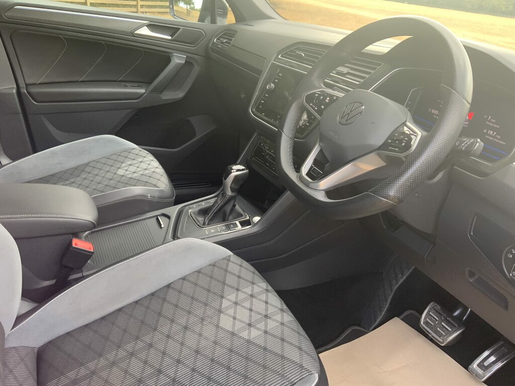 Volkswagen Tiguan 1.5 Etsi Mhev R-line Dsg Euro 6 Ss Black #18