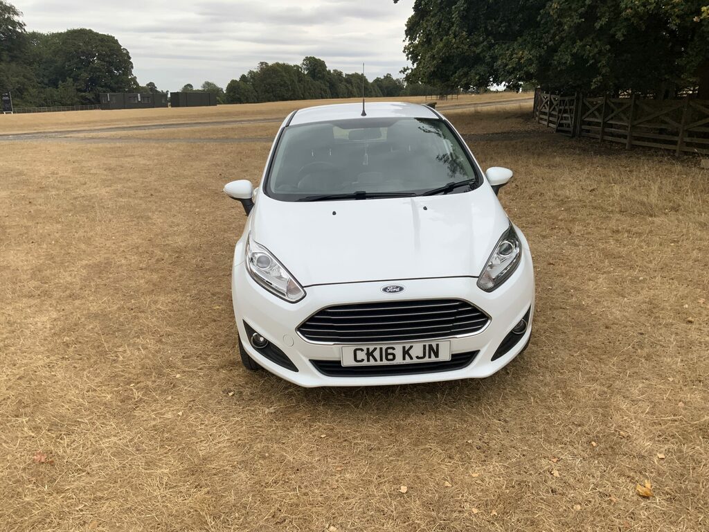 Ford Fiesta Zetec 1.0 Ecoboost Hatchback White #3