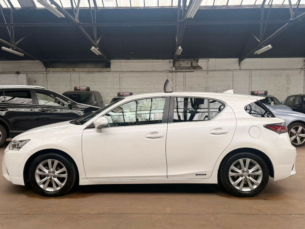 Lexus CT 1.8 Advance Cvt Hatchback White #4