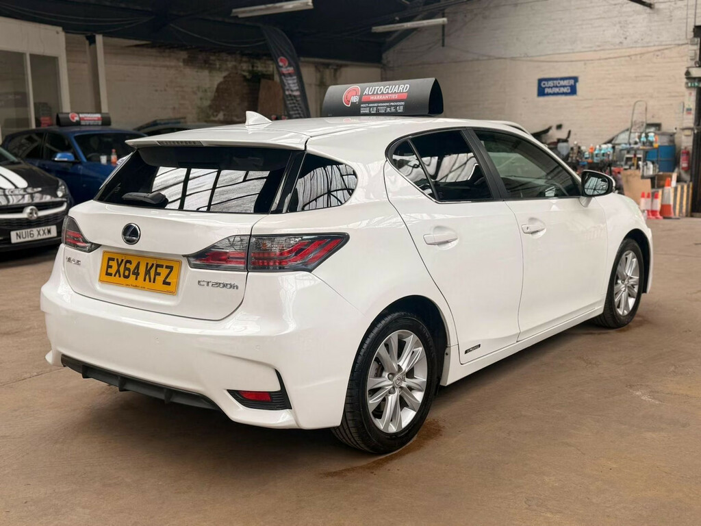 Lexus CT 1.8 Advance Cvt Hatchback White #3