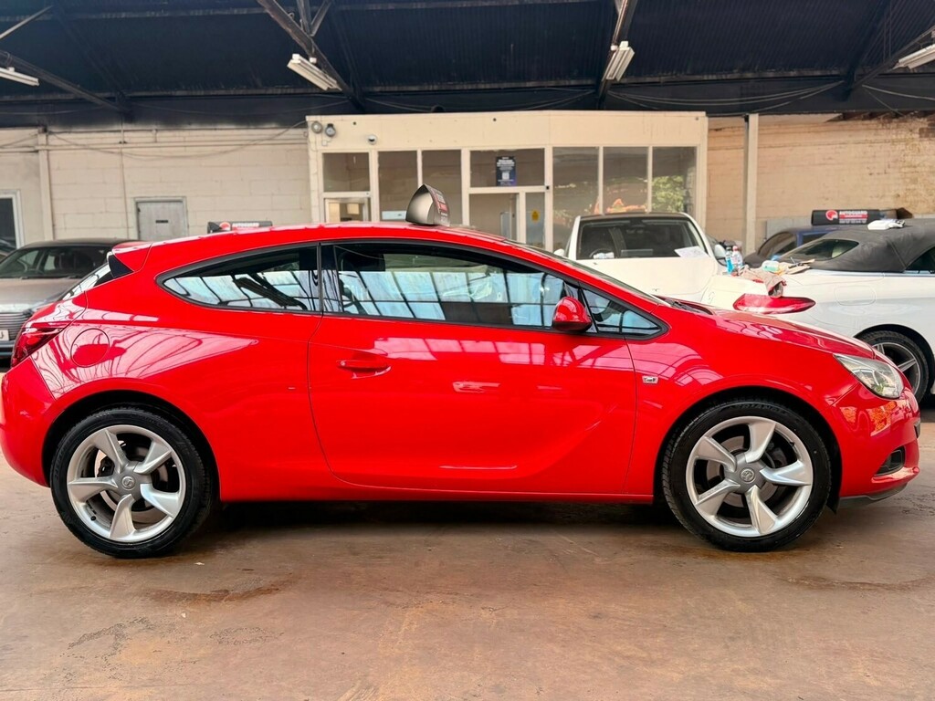 Vauxhall Astra GTC 1.4T 16V Sport Hatchback Red #2