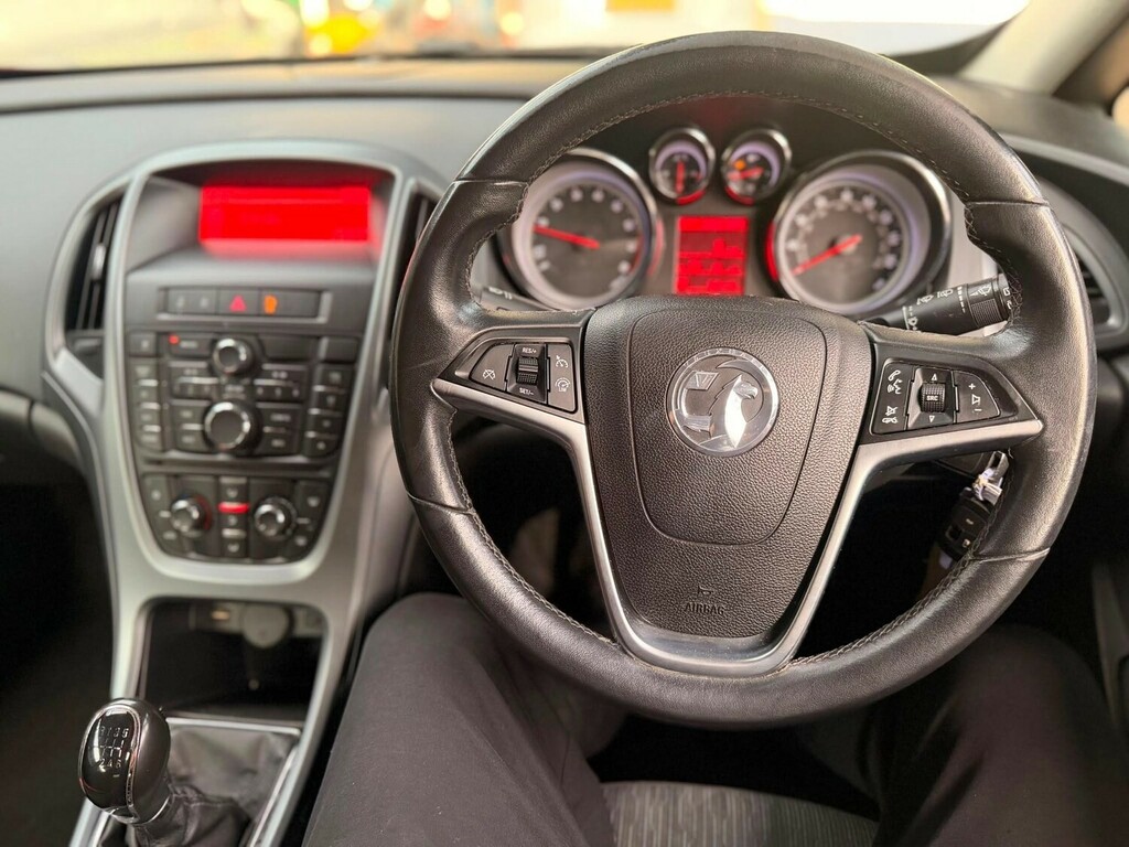 Vauxhall Astra GTC 2.0 Cdti Sri Coupe Euro 5 Ss White #8