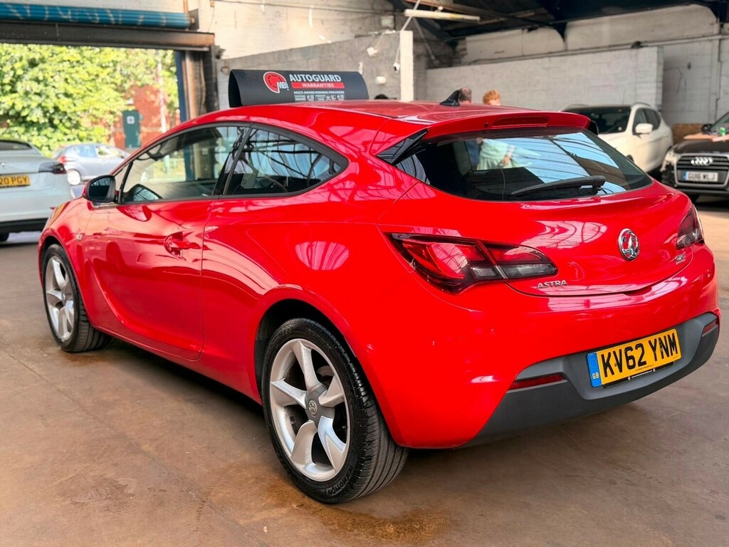 Vauxhall Astra GTC 1.4T 16V Sport Hatchback Red #4