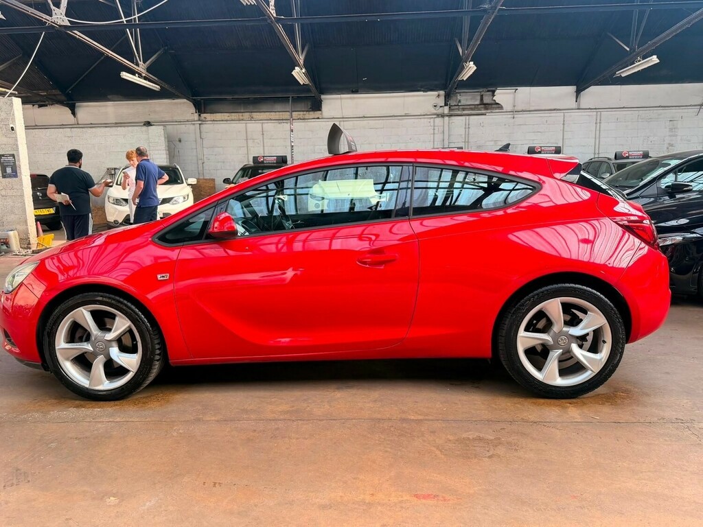 Vauxhall Astra GTC 1.4T 16V Sport Hatchback Red #3