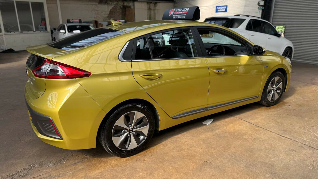 Hyundai Ioniq 88Kw Premium Se 28Kwh Hatchback Yellow #3