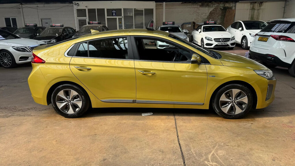 Hyundai Ioniq 88Kw Premium Se 28Kwh Hatchback Yellow #2
