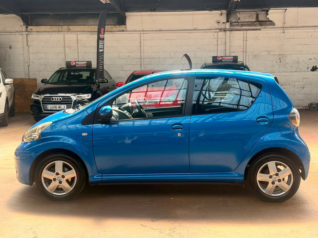 Toyota Aygo 1.0 Vvt-i Blue Mmt Hatchback Blue #4
