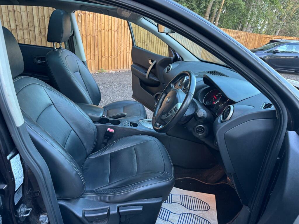 Nissan Qashqai Petrol Black #24