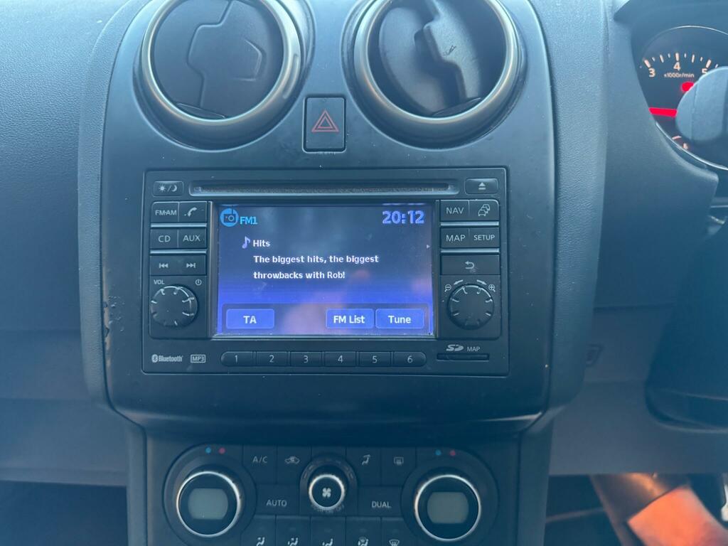 Nissan Qashqai Petrol Black #28