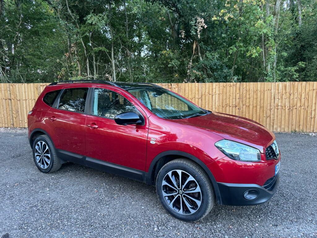 Nissan Qashqai+2 360 Red