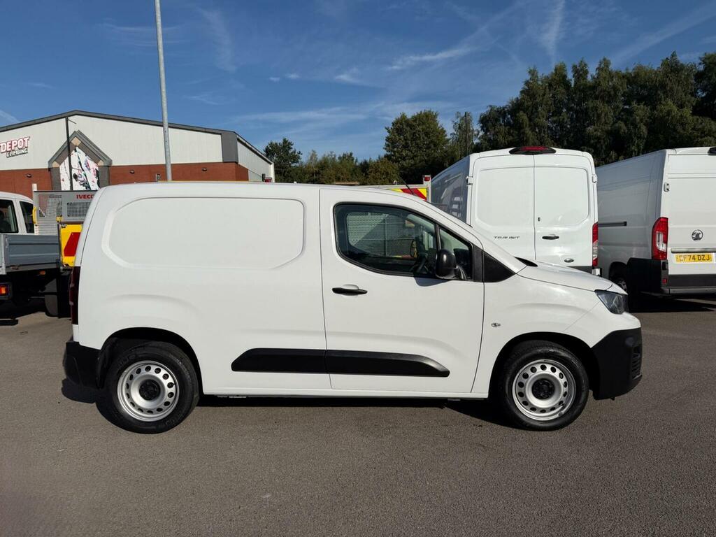Peugeot Partner 1.5 Bluehdi 1000 Professional Premium Standard P White #4