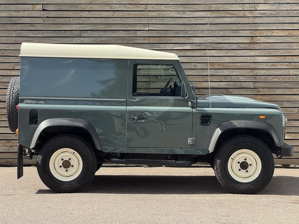 Land Rover Defender 90 Defender 90 Hard Top Td White #7