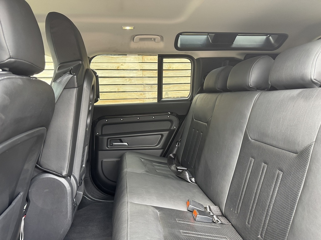 Land Rover Defender 110 P400e 110 X-dynamic Hse Grey #35