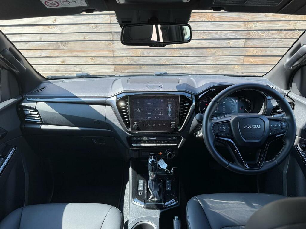 Isuzu D-Max V-cross Dcb AY75UAM Grey #2