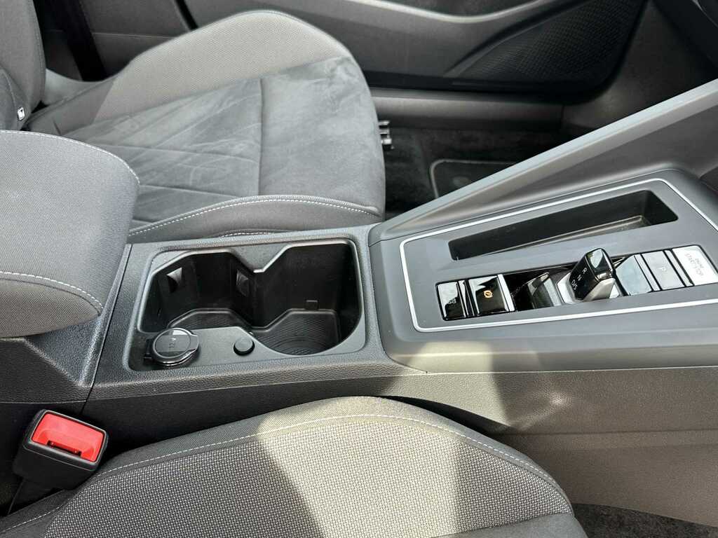 Volkswagen e-Golf 1.5 Etsi Mhev R Line Estate Hybrid Dsg Grey #15