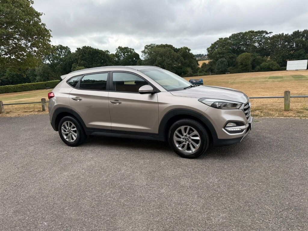 Hyundai Tucson 1.7 Crdi Blue Drive Se Suv Euro CX65UDY Beige #2