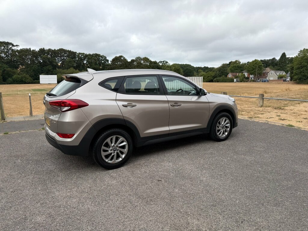 Hyundai Tucson 1.7 Crdi Blue Drive Se Suv Euro CX65UDY Beige #3