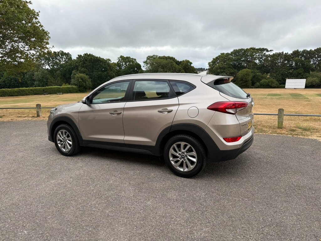 Hyundai Tucson 1.7 Crdi Blue Drive Se Suv Euro CX65UDY Beige #5