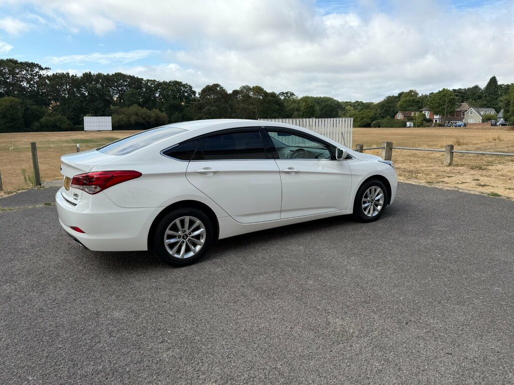 Hyundai I40 Crdi S Blue Drive 4-Door White #3