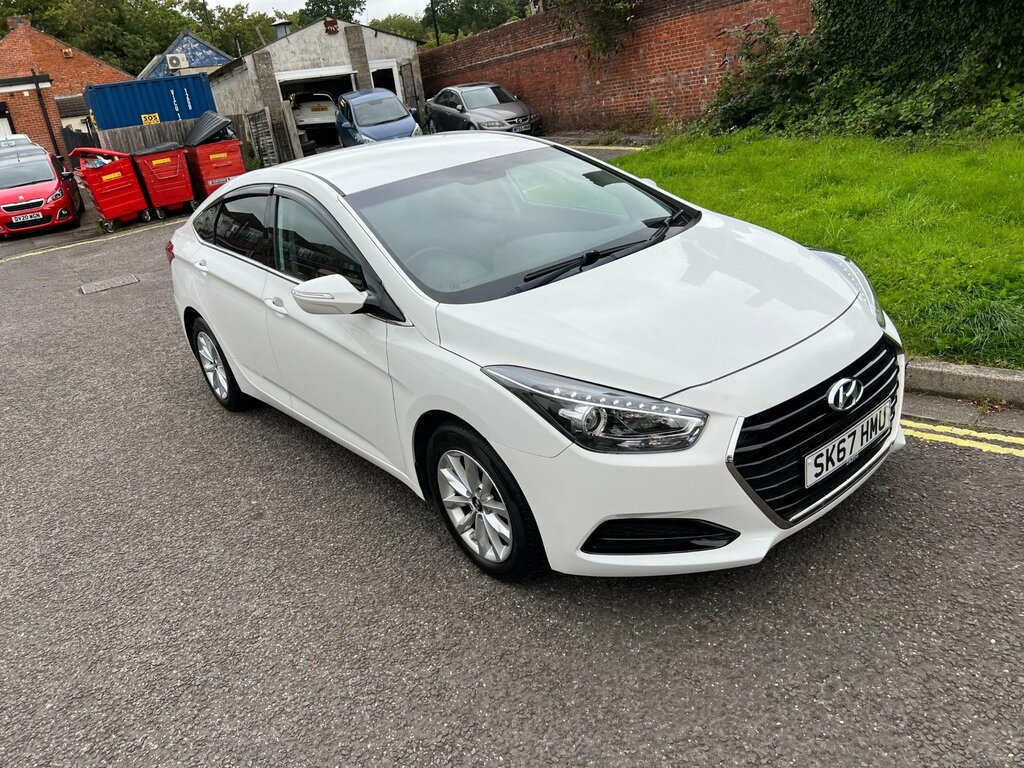 Hyundai I40 Crdi S Blue Drive 4-Door White