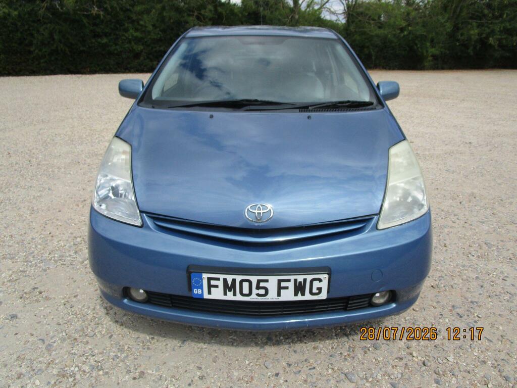 Toyota Prius 1.5 T Spirit Cvt Blue #2