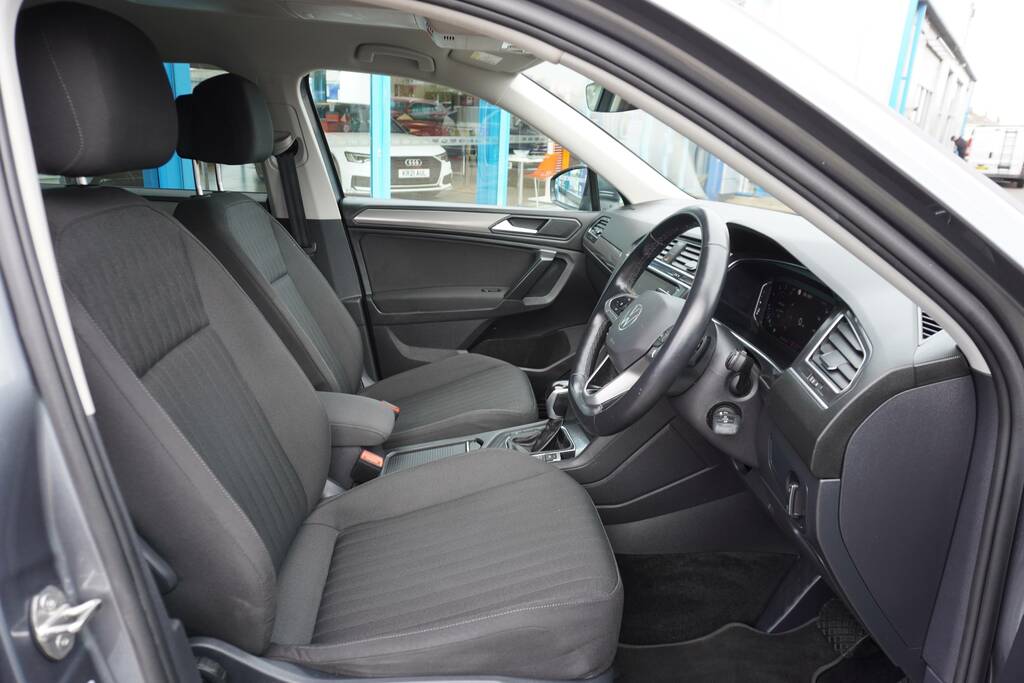 Volkswagen Tiguan Allspace 1.5 Tsi Life Dsg Euro 6 Ss Grey #5