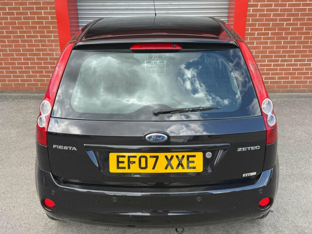 Ford Fiesta Hatchback 1.4 Zetec Climate 200757 Red #29