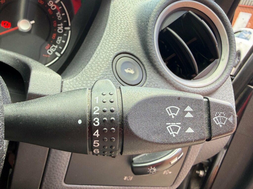 Ford Fiesta Hatchback 1.4 Zetec Climate 200757 Red #11