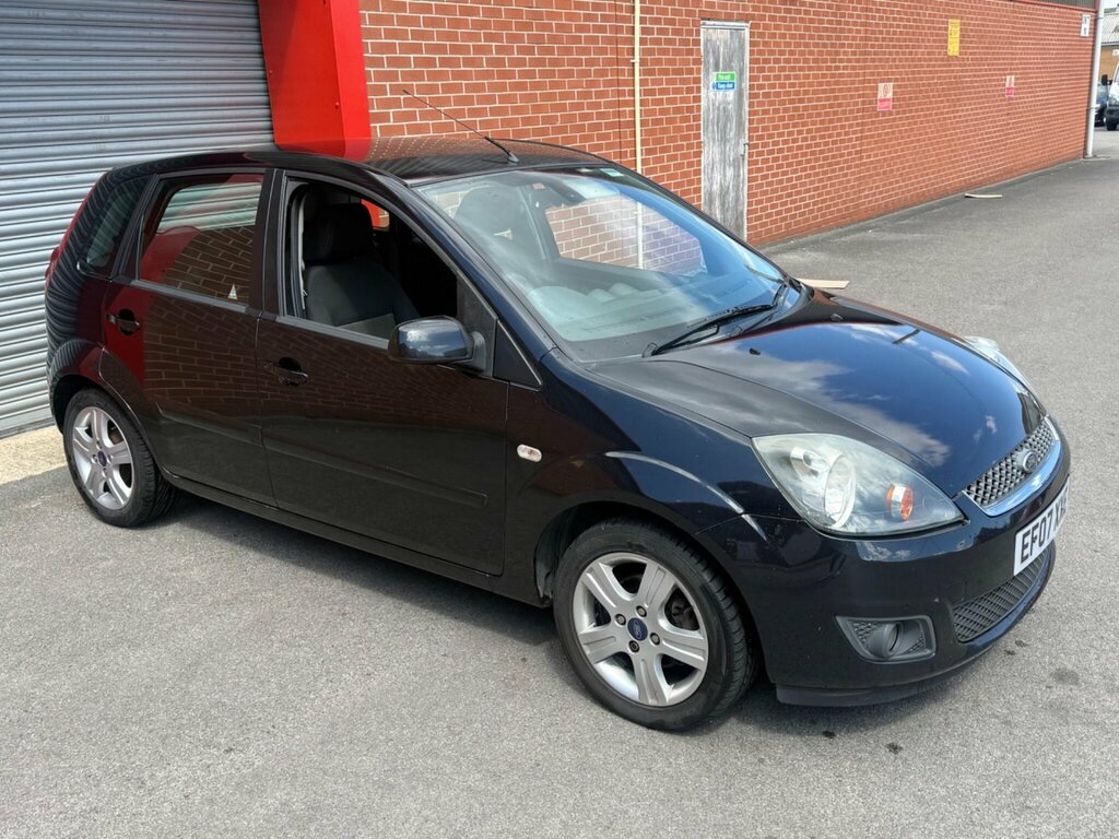 Ford Fiesta Hatchback 1.4 Zetec Climate 200757 Red #2