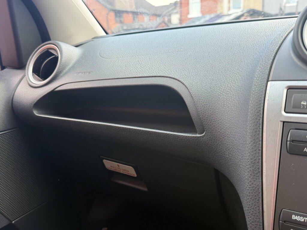 Ford Fiesta Hatchback 1.4 Zetec Climate 200757 Red #18
