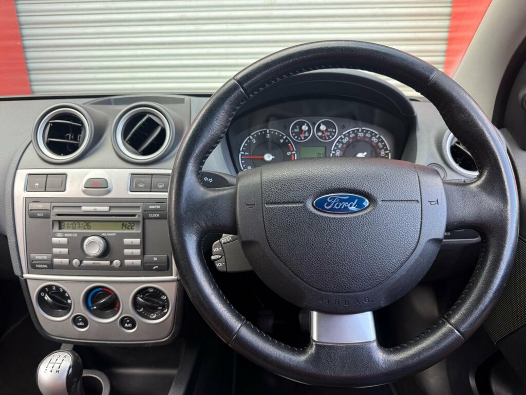 Ford Fiesta Hatchback 1.4 Zetec Climate 200757 Red #19