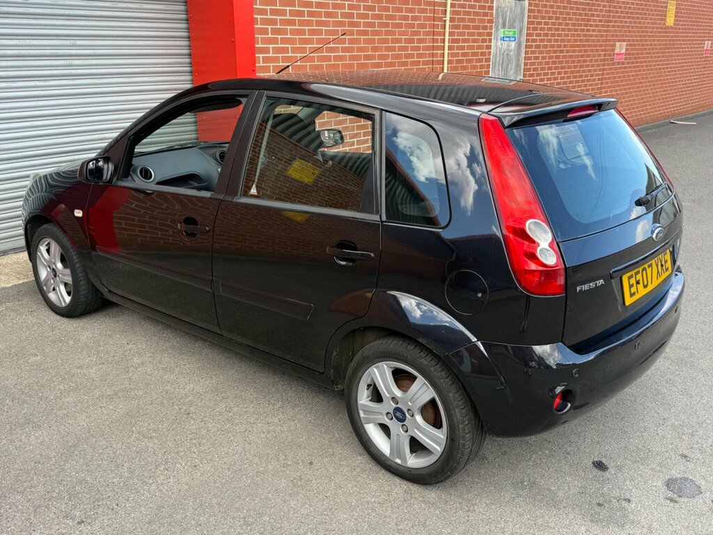 Ford Fiesta Hatchback 1.4 Zetec Climate 200757 Red #31
