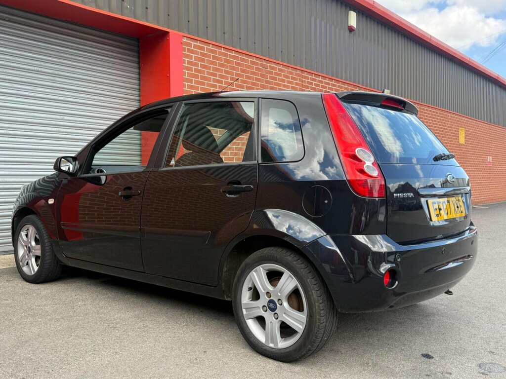 Ford Fiesta Hatchback 1.4 Zetec Climate 200757 Red #30