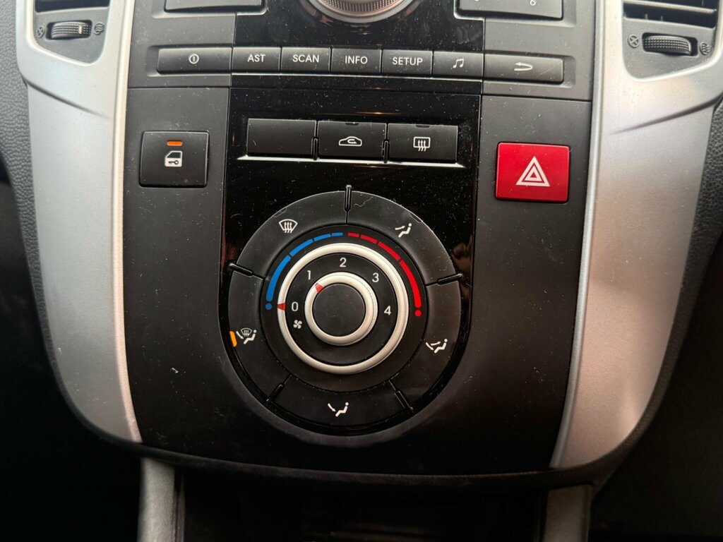 Kia Venga 1.6 3 Mpv Euro 5 Sat Nav 123 Bh Black #17