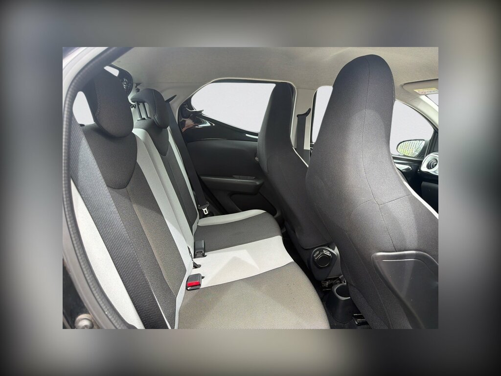 Toyota Aygo 1.0 Vvt White #9