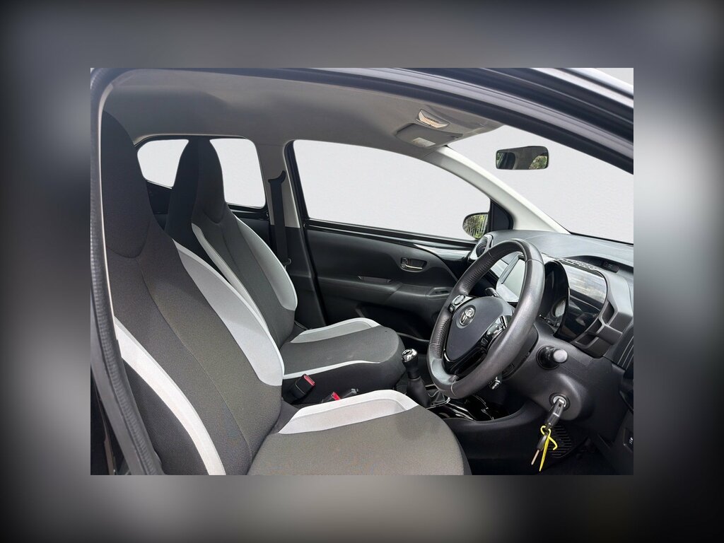 Toyota Aygo 1.0 Vvt White #10
