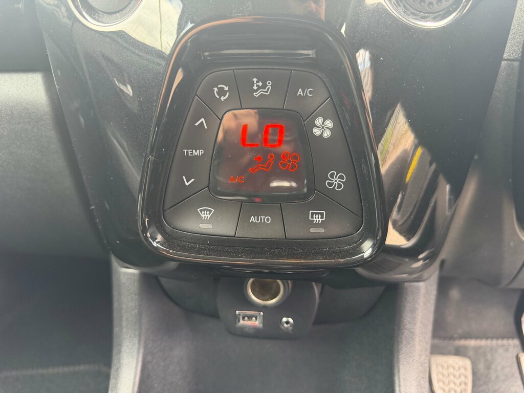 Toyota Aygo 1.0 Vvt White #11