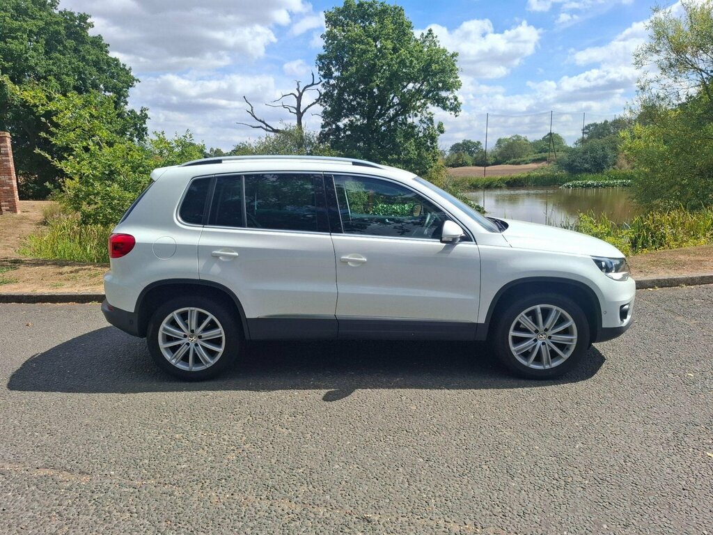Volkswagen Tiguan 2.0 Tdi Bluemotion Tech Match Edition Dsg 4Wd Euro PL65VNB White #6