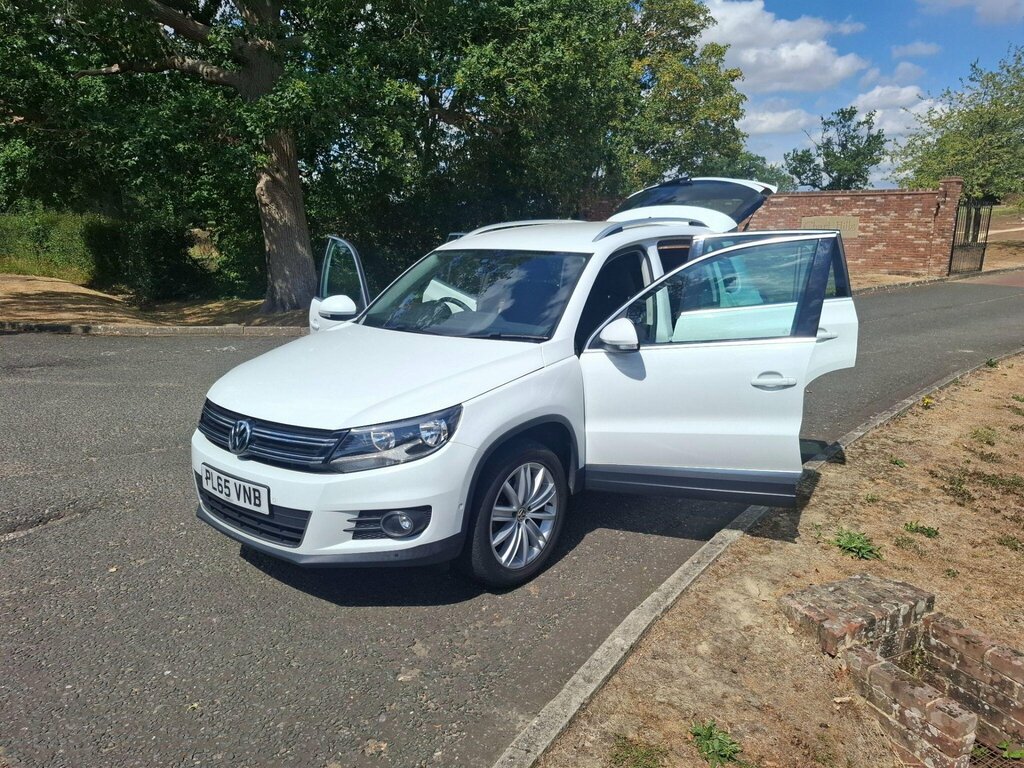 Volkswagen Tiguan 2.0 Tdi Bluemotion Tech Match Edition Dsg 4Wd Euro PL65VNB White #2