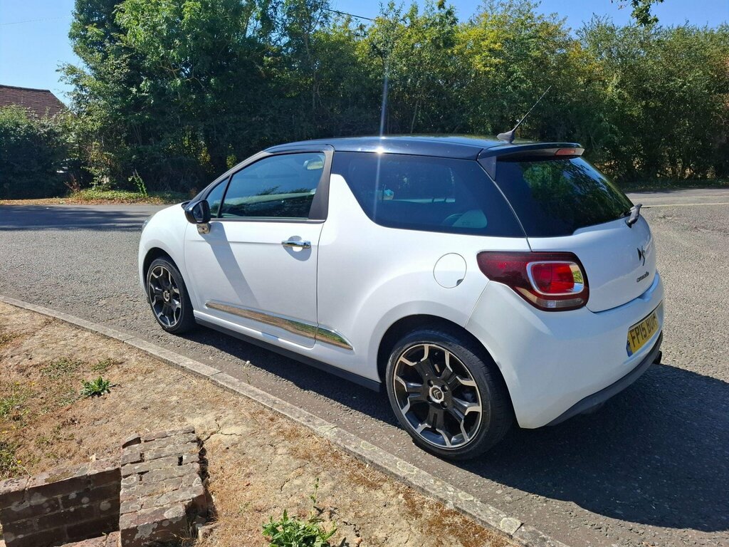 Citroen DS3 1.2 Puretech Dstyle Plus Euro 6 Ss White #4