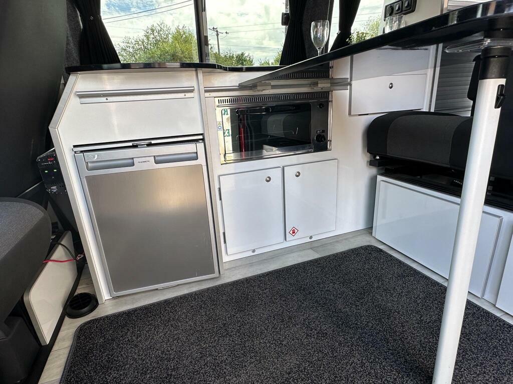 Volkswagen Campervan 2018 2.0 T30 Tdi Kombi Edition Bmt 148 Bhp Yellow #15