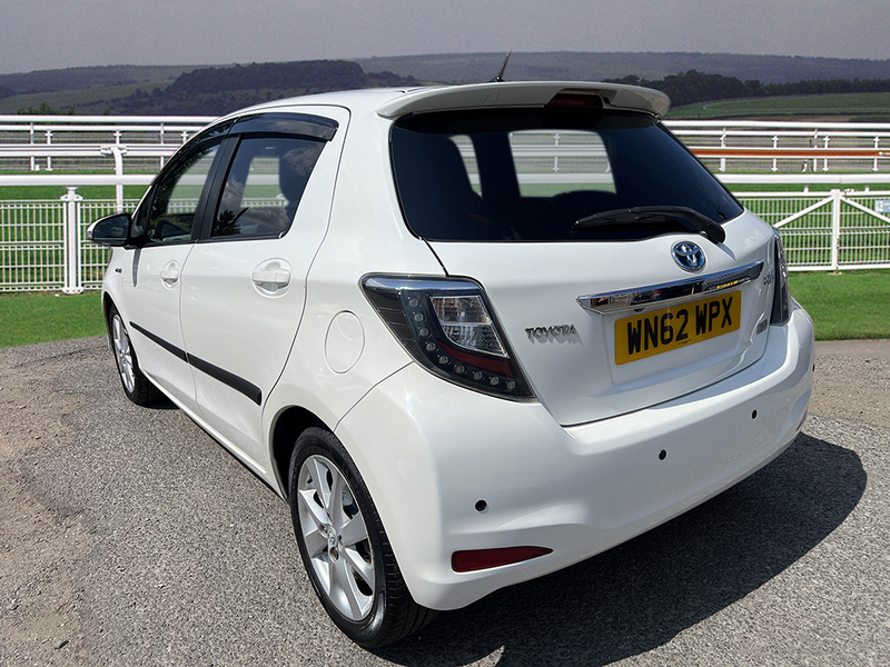 Toyota Yaris Vvt-i T Spirit WN62WPX White #2