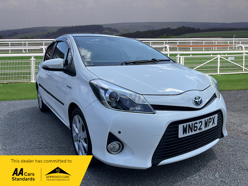 Toyota Yaris Vvt-i T Spirit White