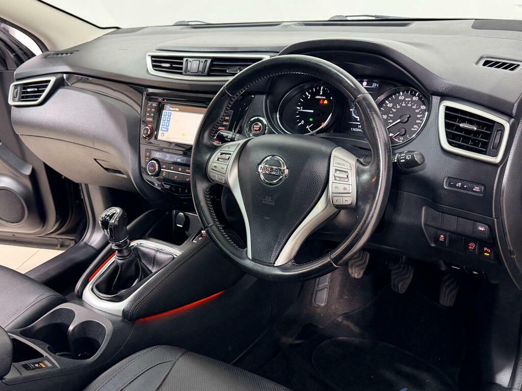 Nissan Qashqai Acenta Dig-t Red #37