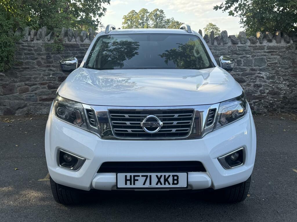 Nissan Navara Tekna White #2