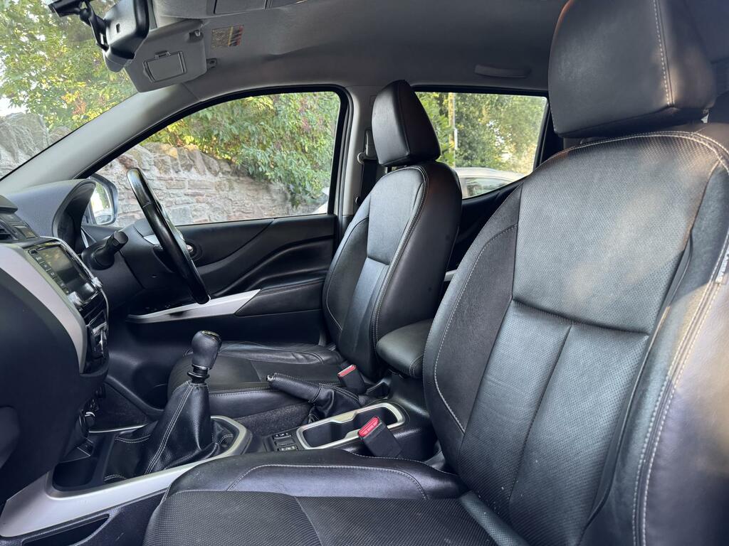 Nissan Navara Double Cab Pick Grey #16