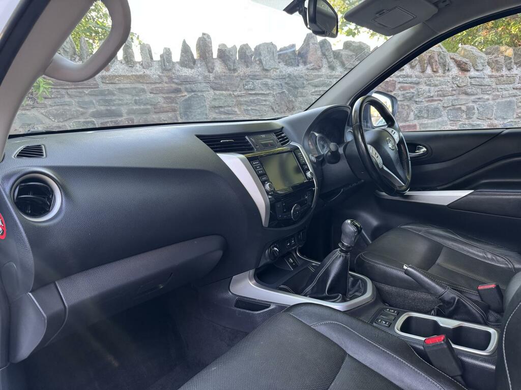 Nissan Navara Double Cab Pick Grey #15