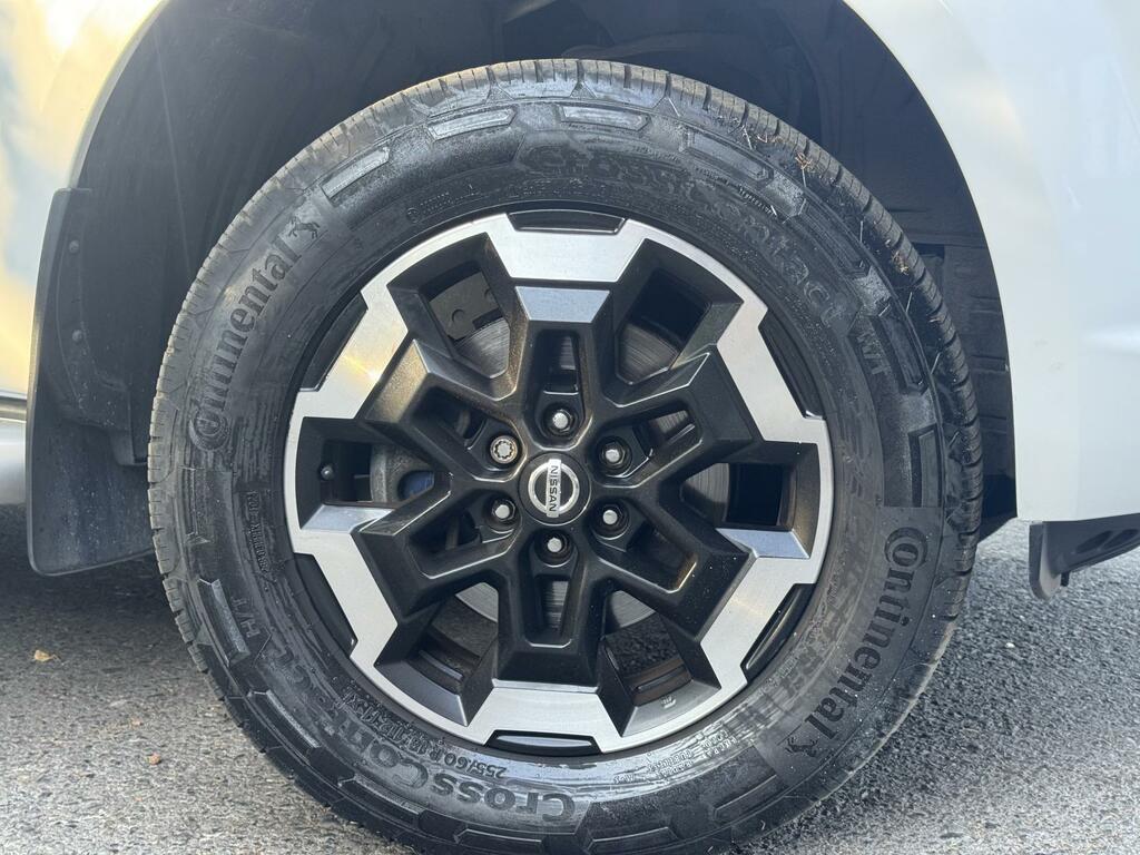 Nissan Navara Tekna White #5